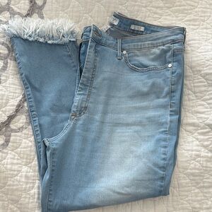 Sofia by Sofia Vergara Light Blue Cropped Jeans